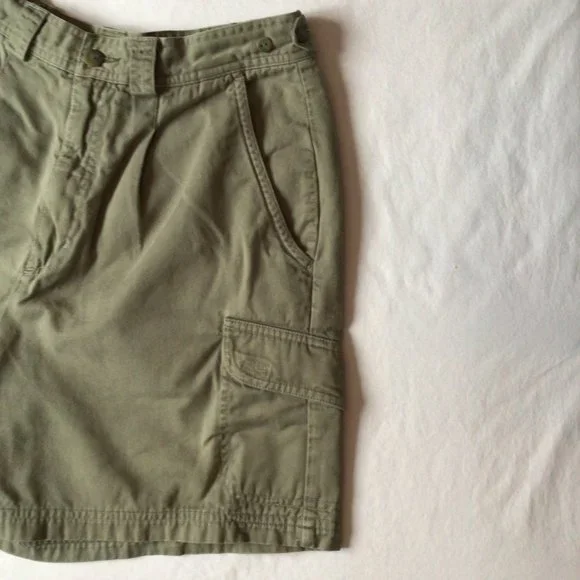 Cherokee - Light green pleated shorts - Picture 3 of 6